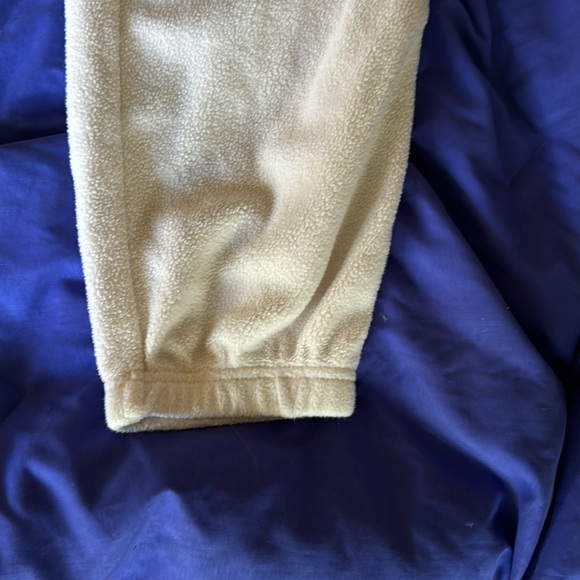 White fleece sweatpants - Picture 2 of 3
